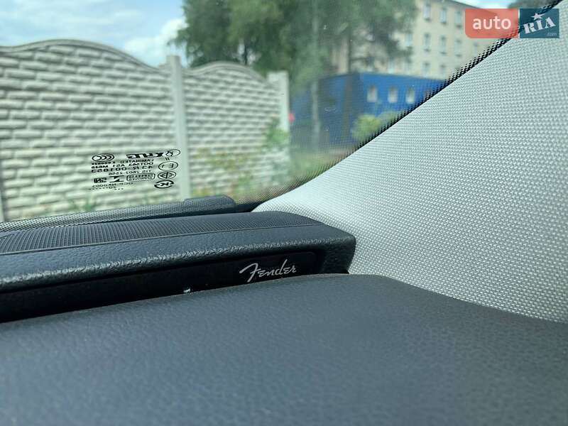 Седан Volkswagen Passat 2014 в Києві