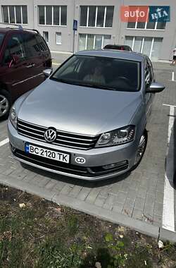 Седан Volkswagen Passat 2012 в Львові