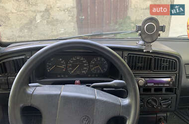 Універсал Volkswagen Passat 1989 в Чернівцях