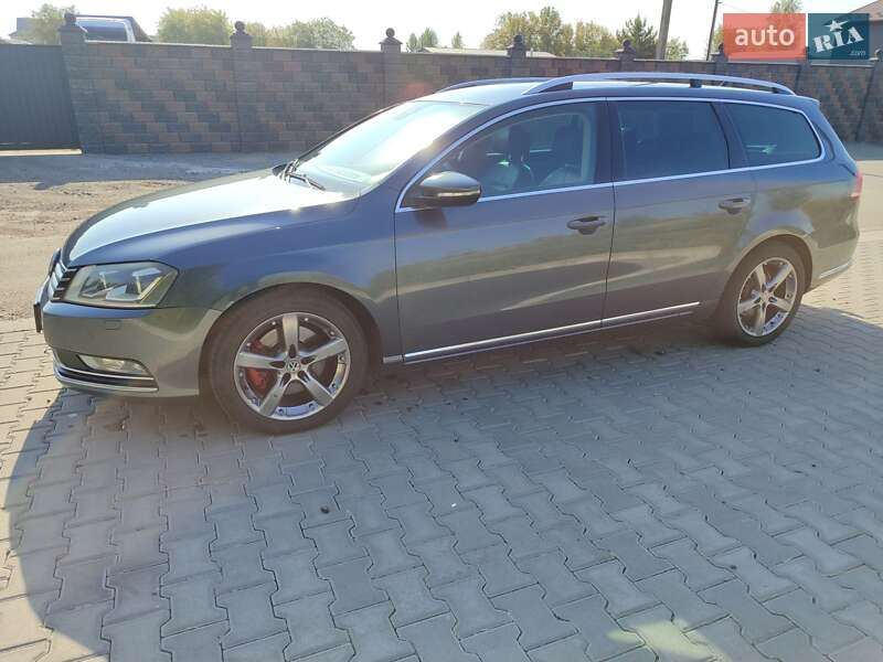 Универсал Volkswagen Passat 2013 в Ровно
