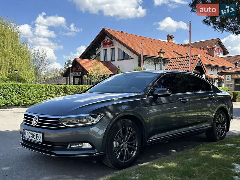 Седан Volkswagen Passat 2017 в 