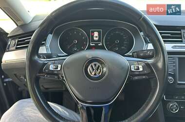 Седан Volkswagen Passat 2017 в 