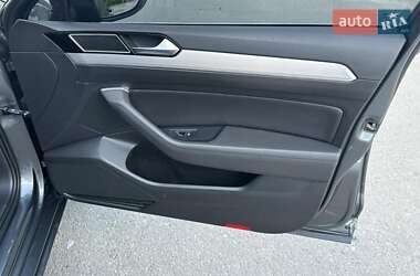Седан Volkswagen Passat 2017 в 