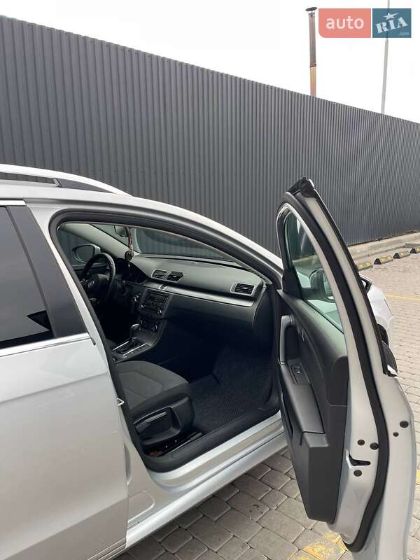 Универсал Volkswagen Passat 2011 в Бродах