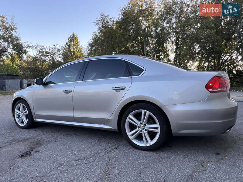 Седан Volkswagen Passat 2014 в Хмельницькому