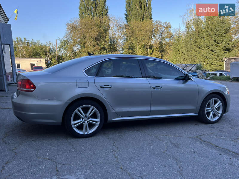 Седан Volkswagen Passat 2014 в Хмельницькому