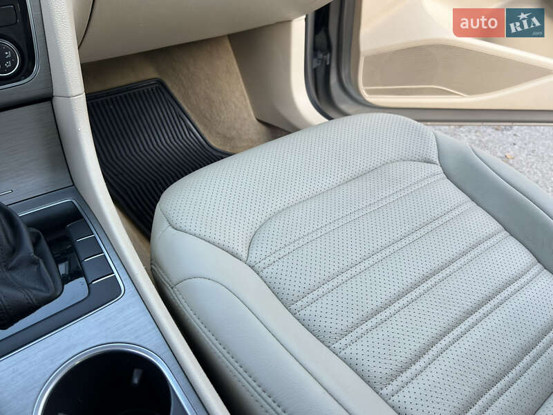 Седан Volkswagen Passat 2014 в Хмельницькому