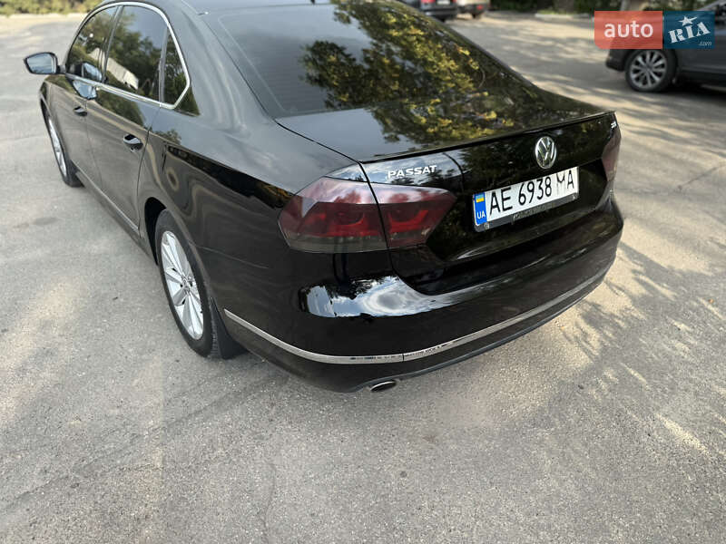 Седан Volkswagen Passat 2013 в Днепре