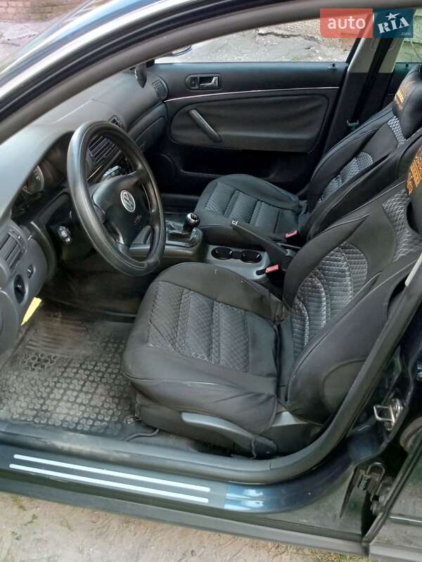 Седан Volkswagen Passat 2004 в Фастове