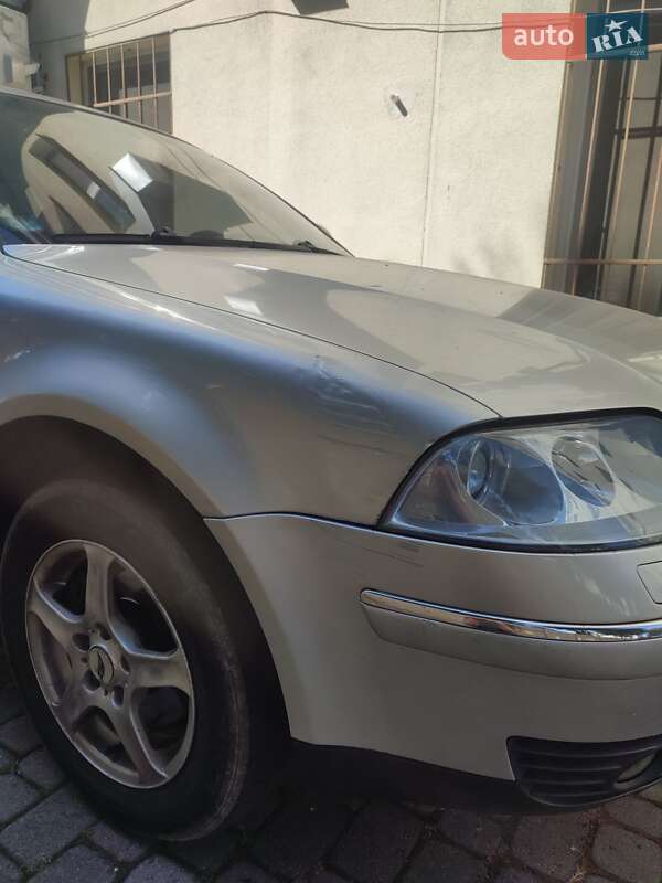 Седан Volkswagen Passat 2005 в Львове