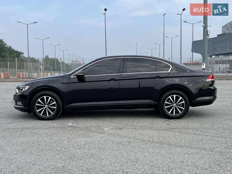 Седан Volkswagen Passat 2017 в Львові