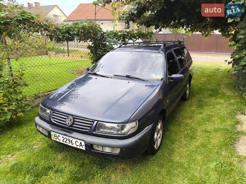 Універсал Volkswagen Passat 1995 в Городку