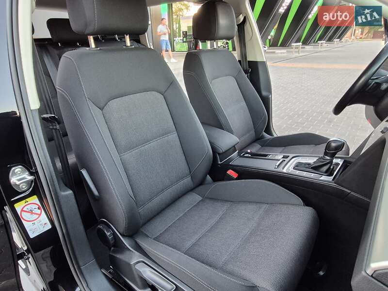 Универсал Volkswagen Passat 2019 в Одессе фото 47 Универсал Volkswagen Passat 2019 в Одессе