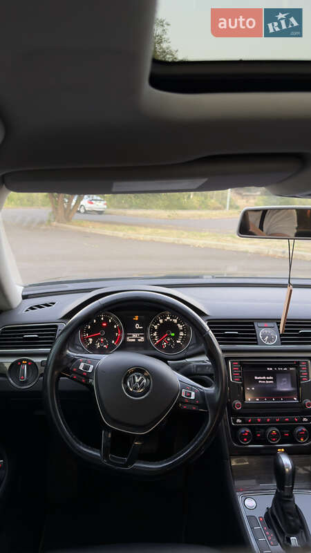 Седан Volkswagen Passat 2017 в Кривом Роге