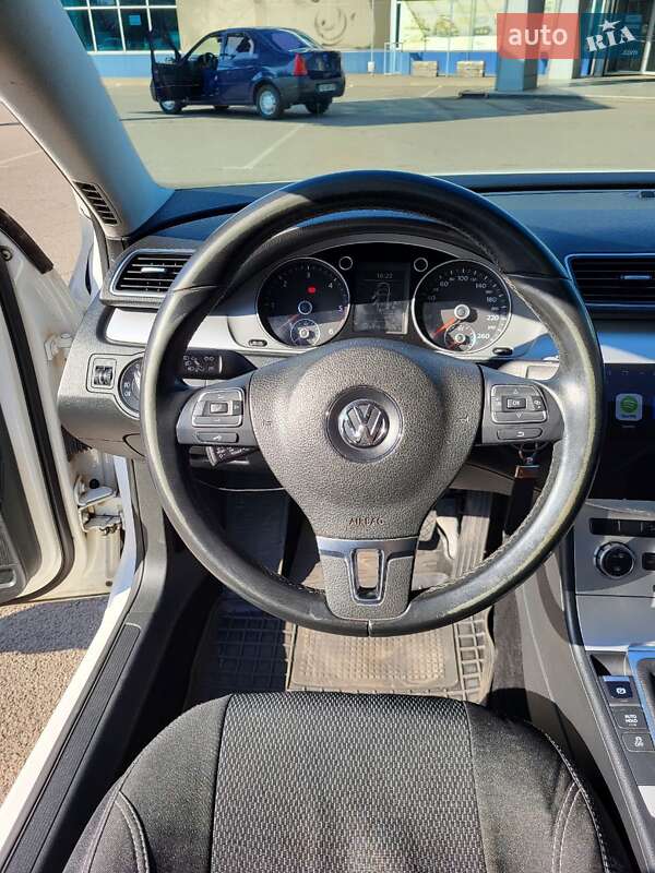 Универсал Volkswagen Passat 2013 в Кривом Роге