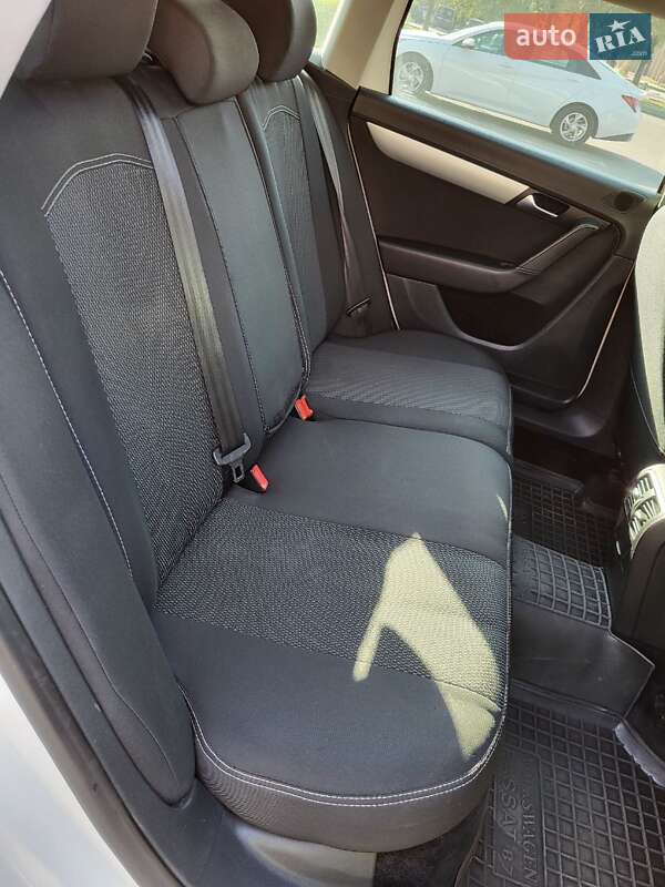 Универсал Volkswagen Passat 2013 в Кривом Роге