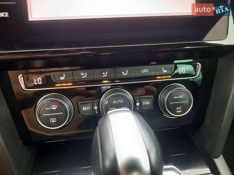 Седан Volkswagen Passat 2018 в Стрые