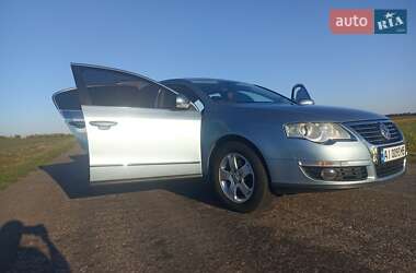 Седан Volkswagen Passat 2008 в Рокитному