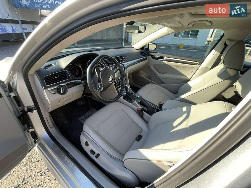 Седан Volkswagen Passat 2018 в Дніпрі