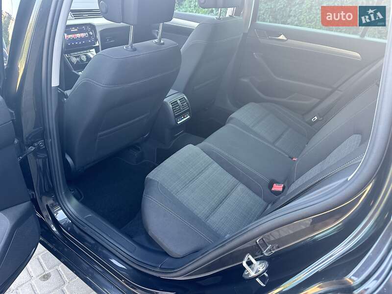 Универсал Volkswagen Passat 2020 в Луцке фото 18 Универсал Volkswagen Passat 2020 в Луцке