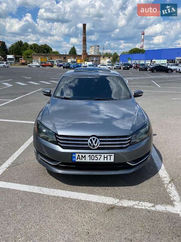 Седан Volkswagen Passat 2014 в Киеве