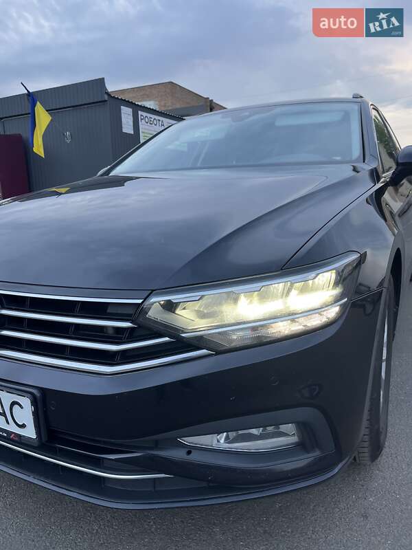 Универсал Volkswagen Passat 2021 в Киеве