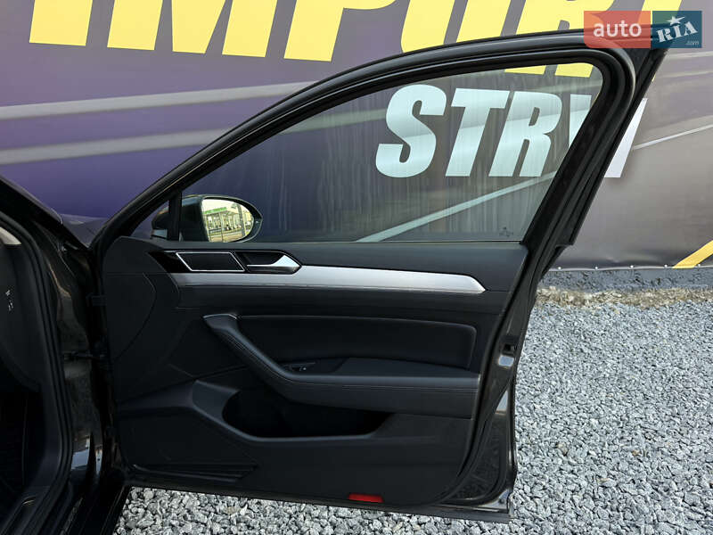 Универсал Volkswagen Passat 2018 в Стрые