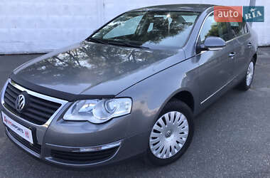 Седан Volkswagen Passat 2006 в Рівному