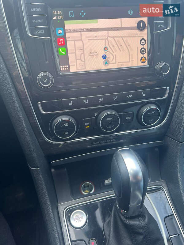 Седан Volkswagen Passat 2017 в Киеве