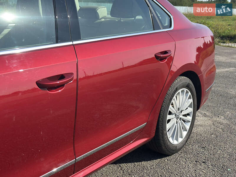 Седан Volkswagen Passat 2017 в Львове