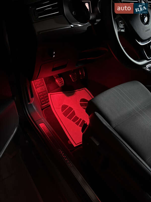 Универсал Volkswagen Passat 2017 в Житомире фото 82 Универсал Volkswagen Passat 2017 в Житомире