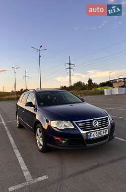 Универсал Volkswagen Passat 2008 в Ровно