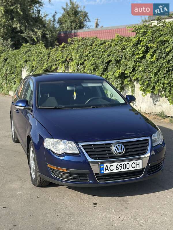 Седан Volkswagen Passat 2005 в 