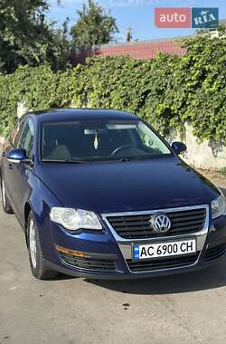 Седан Volkswagen Passat 2005 в 