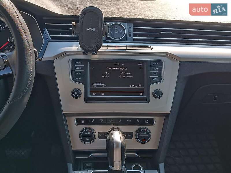 Седан Volkswagen Passat 2015 в Харькове