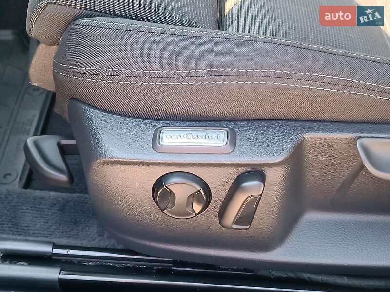 Седан Volkswagen Passat 2015 в Харькове