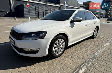Седан Volkswagen Passat 2015 в Києві