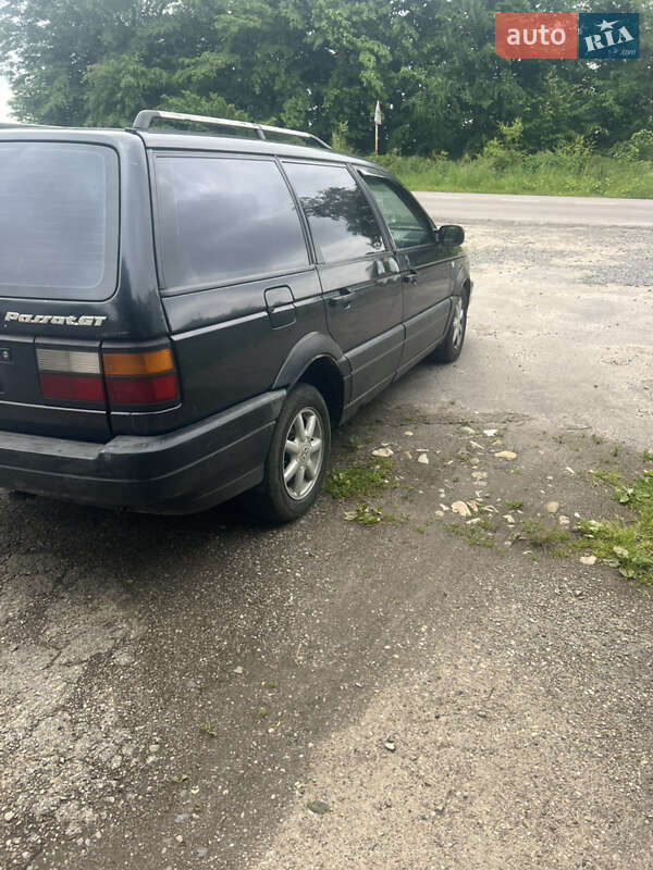 Универсал Volkswagen Passat 1990 в Мостиске