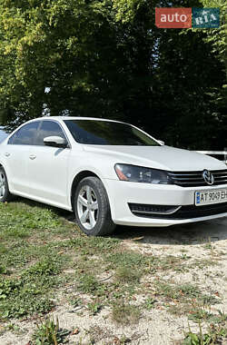 Седан Volkswagen Passat 2012 в Рогатине