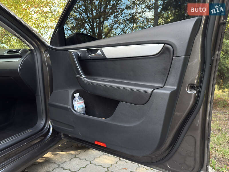 Седан Volkswagen Passat 2012 в Павлограде