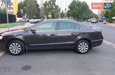Седан Volkswagen Passat 2009 в Хусте