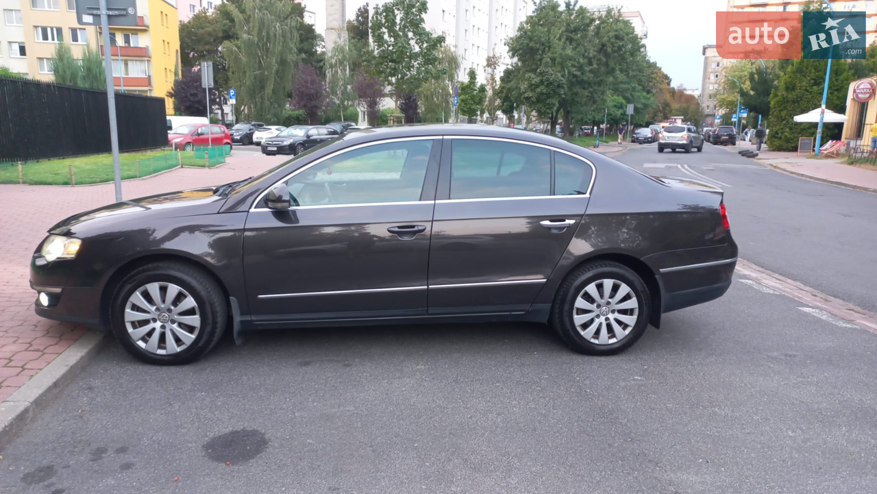 2010 Volkswagen Passat - мініатюра 8