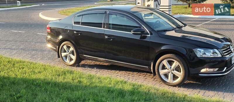 Седан Volkswagen Passat 2012 в Одессе