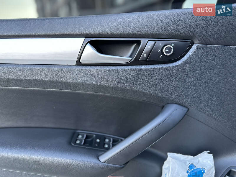 Седан Volkswagen Passat 2012 в Кропивницком