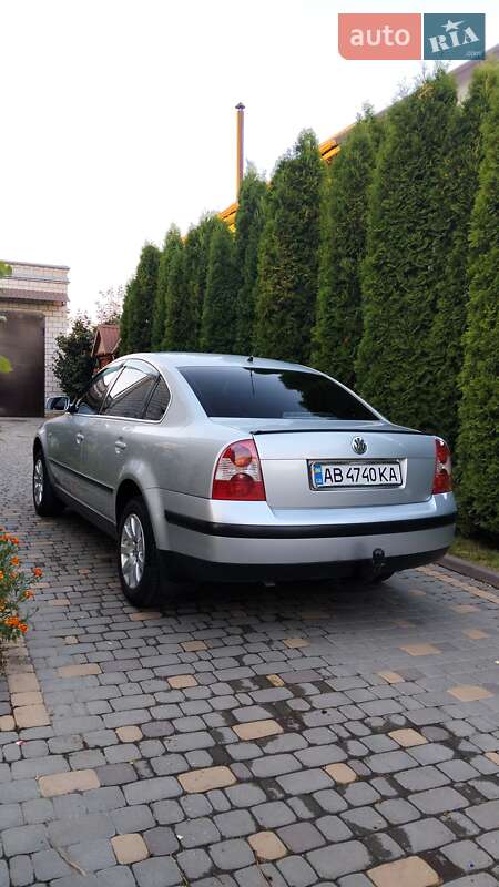 Седан Volkswagen Passat 2001 в Тульчине