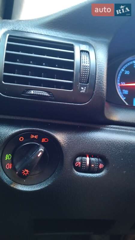 Седан Volkswagen Passat 2001 в Тульчине