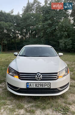 Седан Volkswagen Passat 2012 в Варві