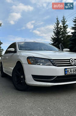 Седан Volkswagen Passat 2013 в Києві