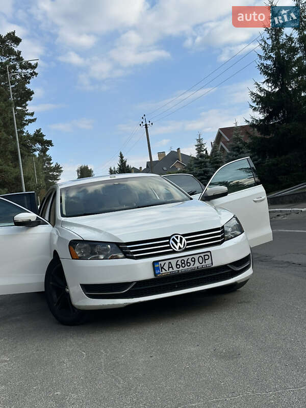 Седан Volkswagen Passat 2013 в Киеве