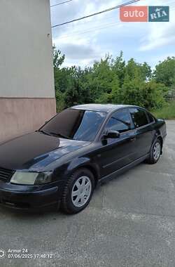 Седан Volkswagen Passat 2000 в 